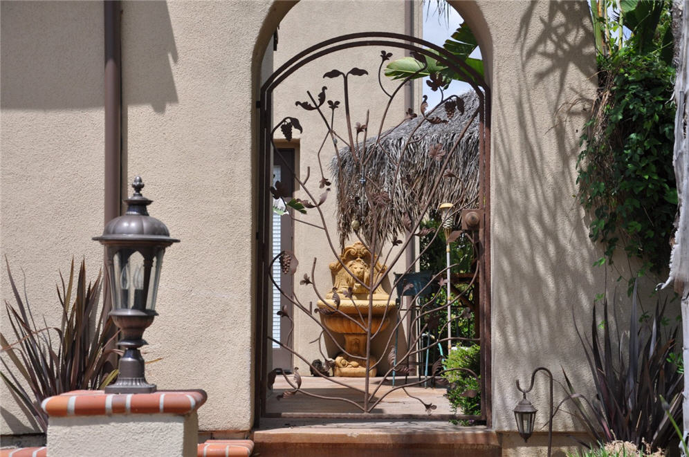 Grapes and Leaves Gate